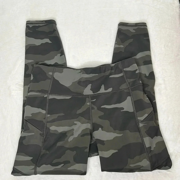 Athleta Camo Contender 7/8 Tight Size Small - Picture 4 of 9